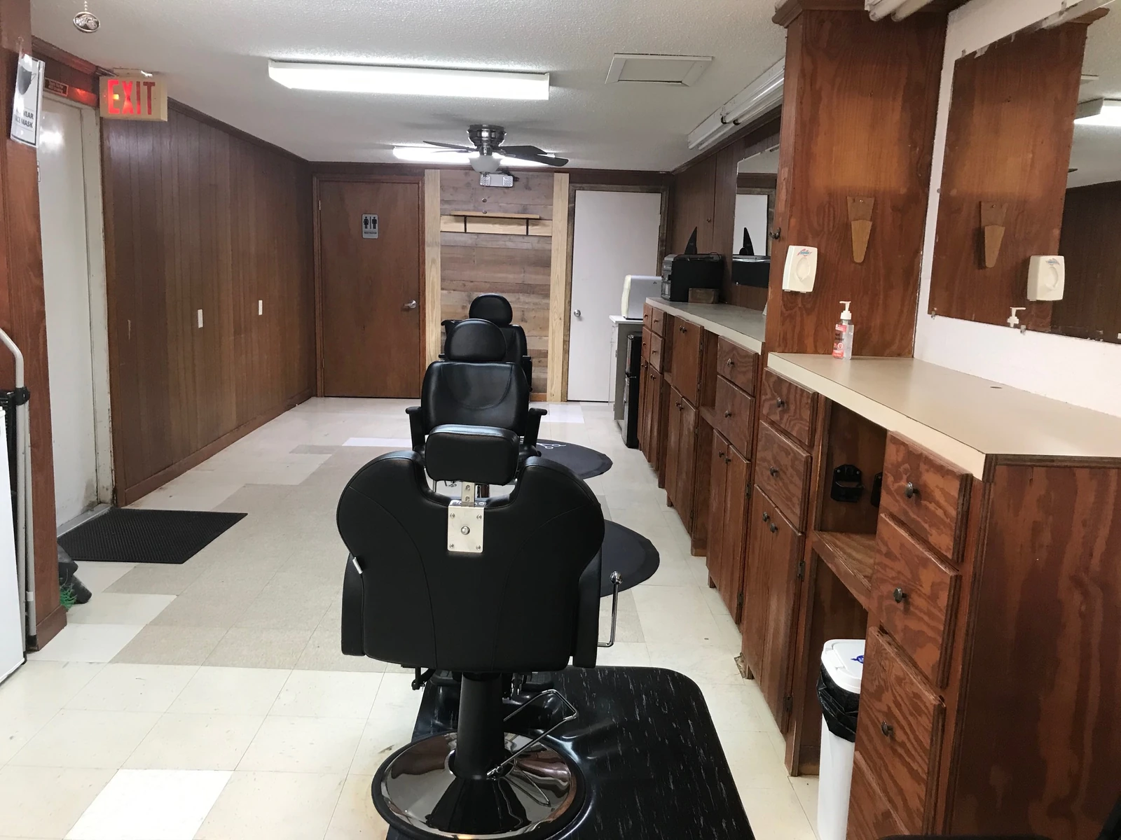 Inside Bruce's Barbershop